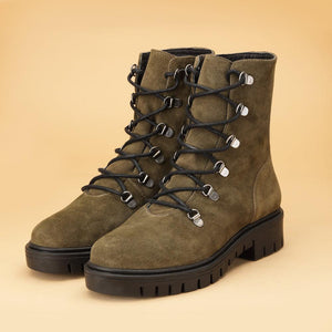 D6959 Combat